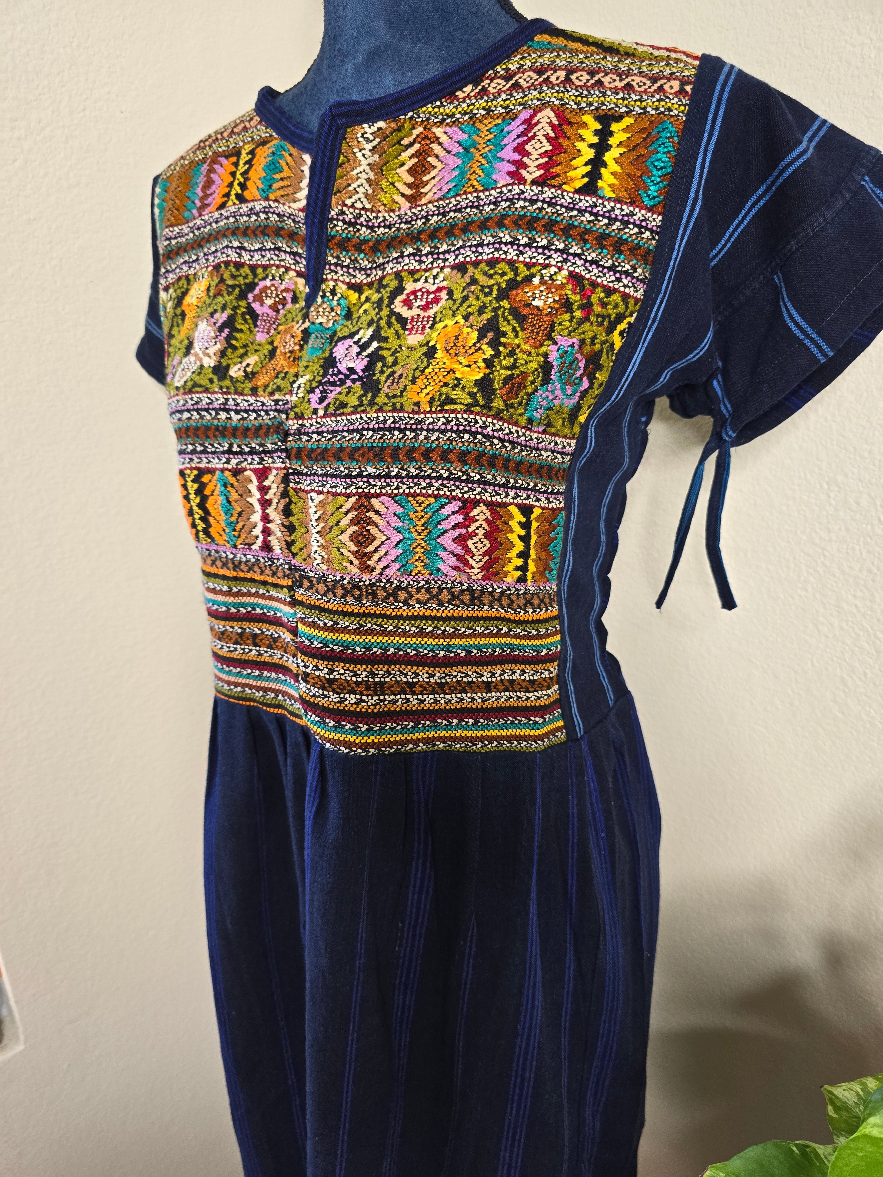 70's Maxi Dress- Small Saviaguate 70's Maxi Dress- Small Saviaguate
