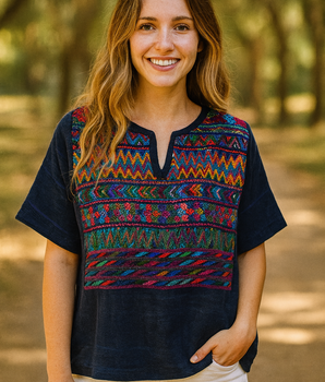 XL Unisex Shirt – Multicolor Geometric
