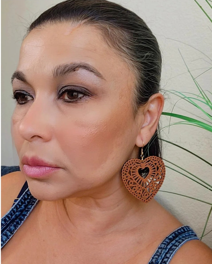 Brown Corazón Earrings