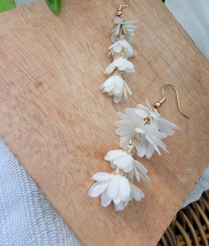 White Flowers Earrings